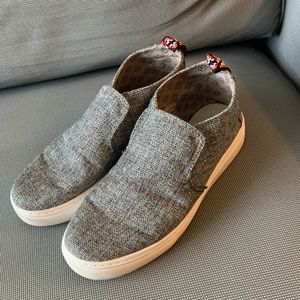 Women’s size 7 HeyDude Peyton Linen Grey Black